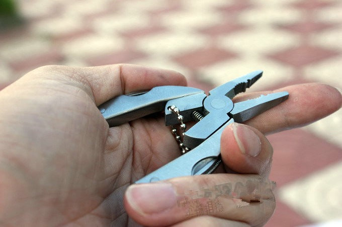 Mini Multi-Tool Folding Pliers